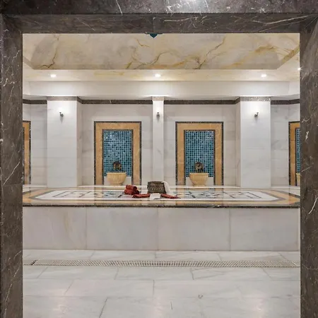 Ramada By Wyndham Lara Hotell 5*