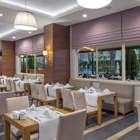 Hotel Ramada By Wyndham Lara